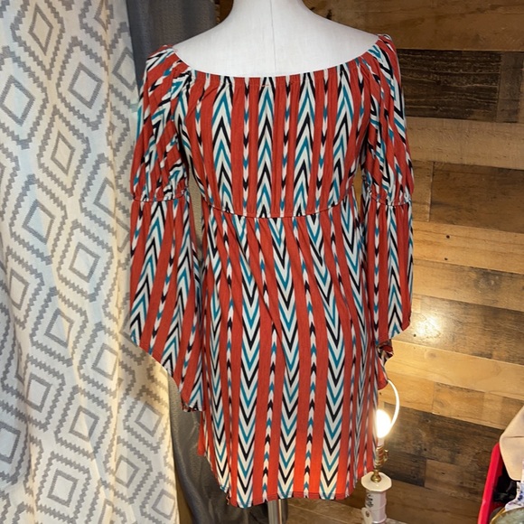 Joyce Chevron Bell Sleeve Mini dress - Picture 6 of 9